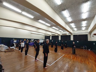 7_2022.11.24近大留学生と交流会整列